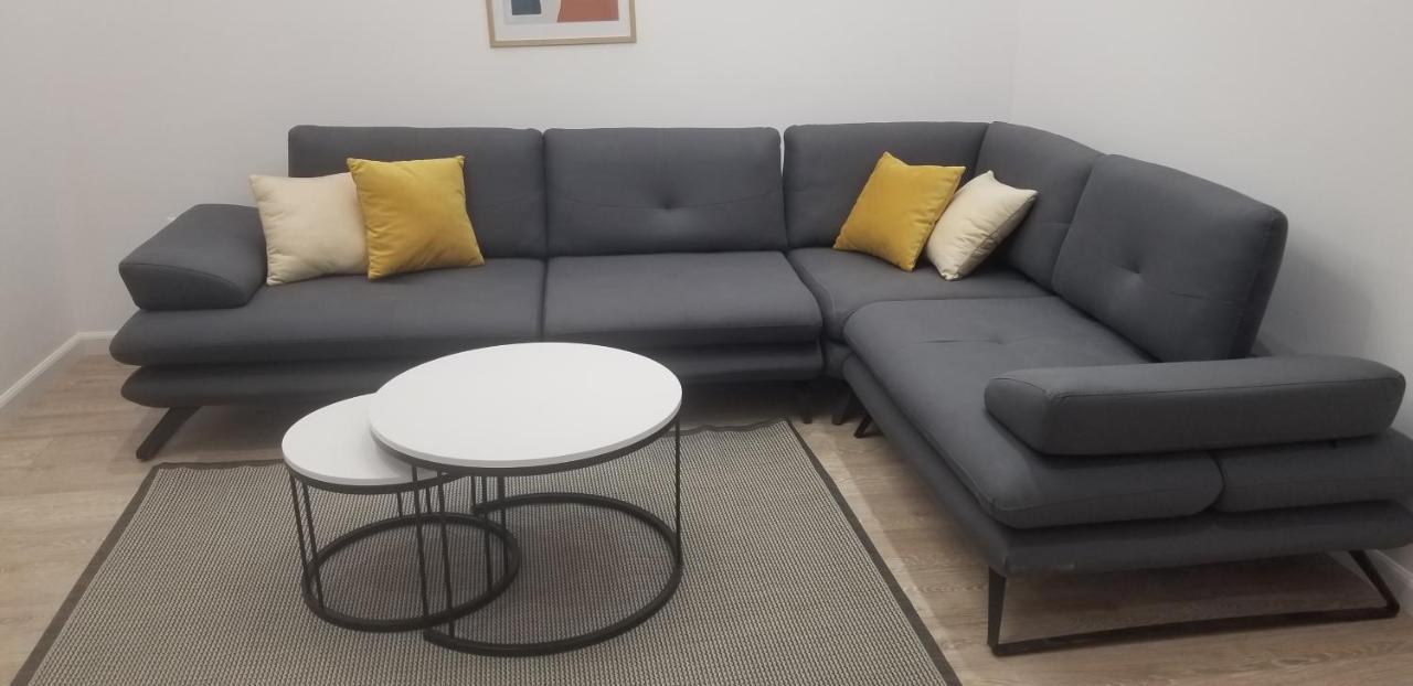 Apartment White *