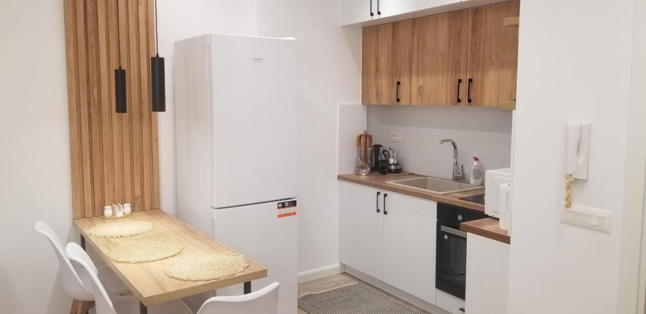 Apartment White *