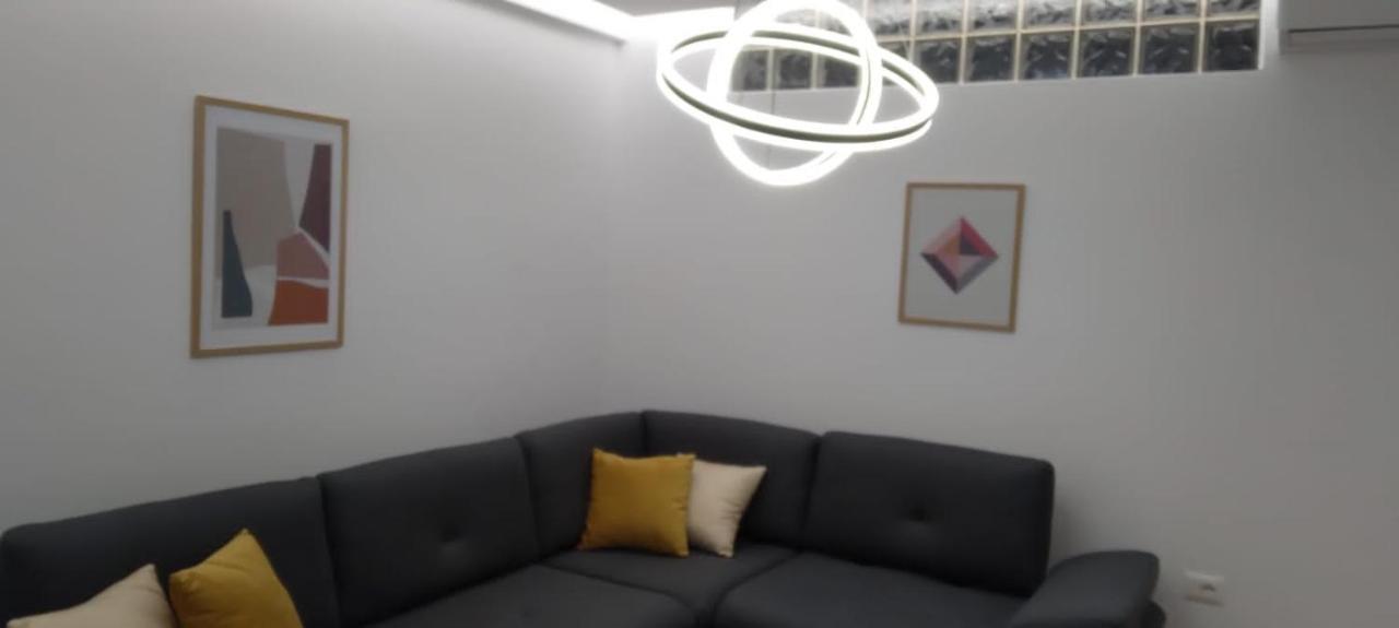 Apartment White *